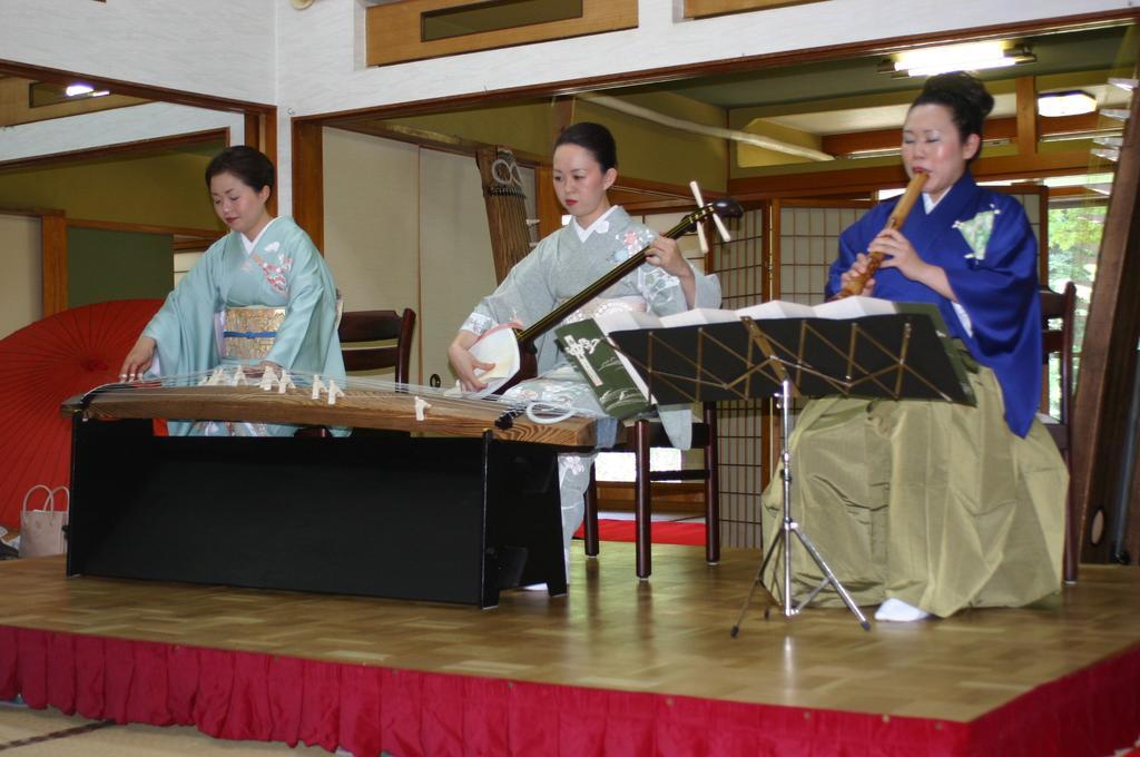 Akigawakeikoku Kinkoukaku Hotel Akiruno Buitenkant foto